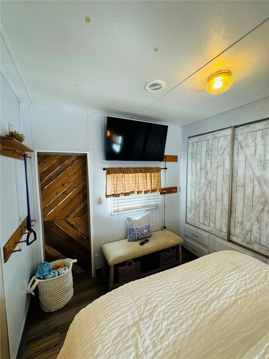 Image 23 of 60 For 411 St George Drive