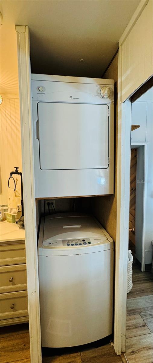 Image 27 of 60 For 411 St George Drive