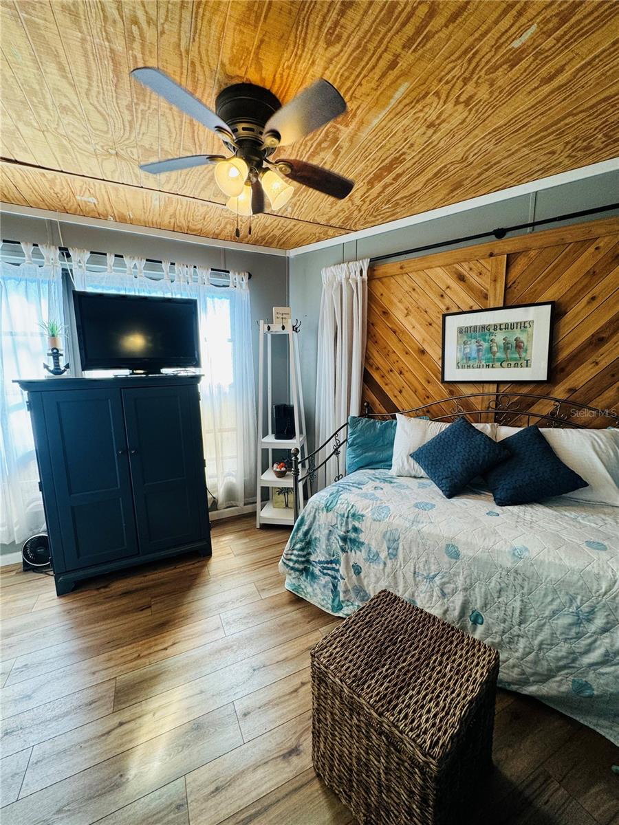 Image 30 of 60 For 411 St George Drive