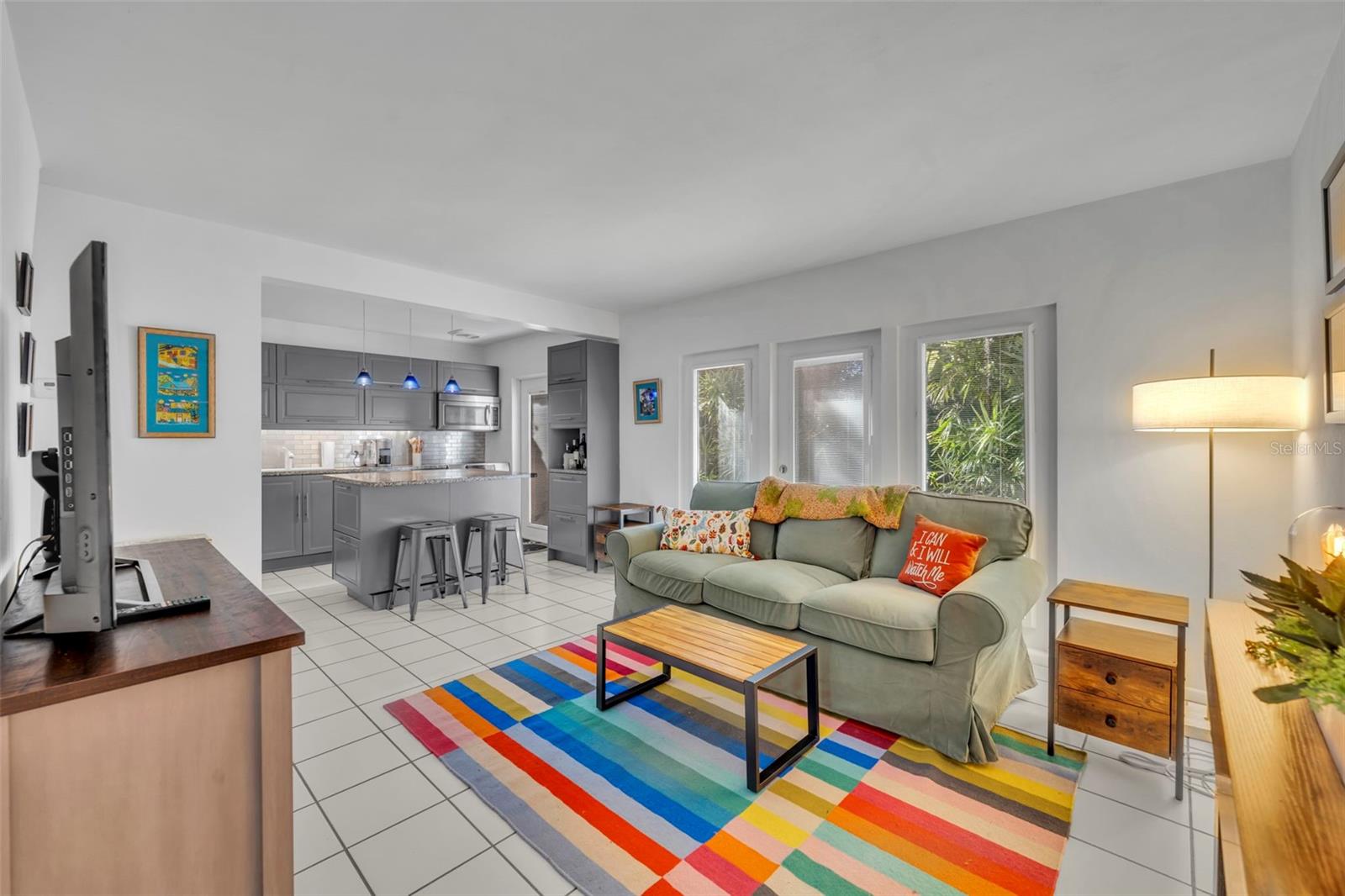 Image 23 of 43 For 831-833 Huntington Court