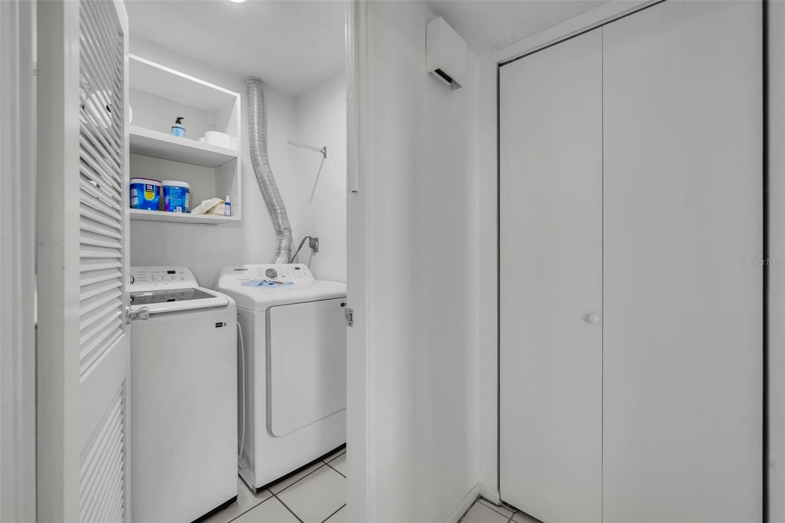 Image 28 of 43 For 831-833 Huntington Court