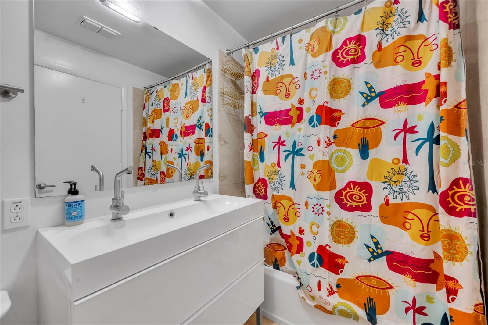 Image 34 of 43 For 831-833 Huntington Court