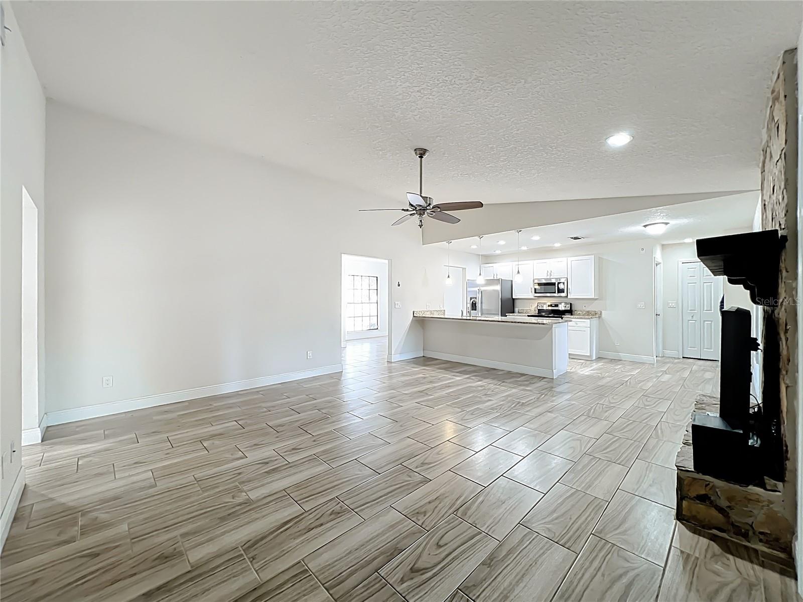 Image 11 of 38 For 2823 Saint Clair Court