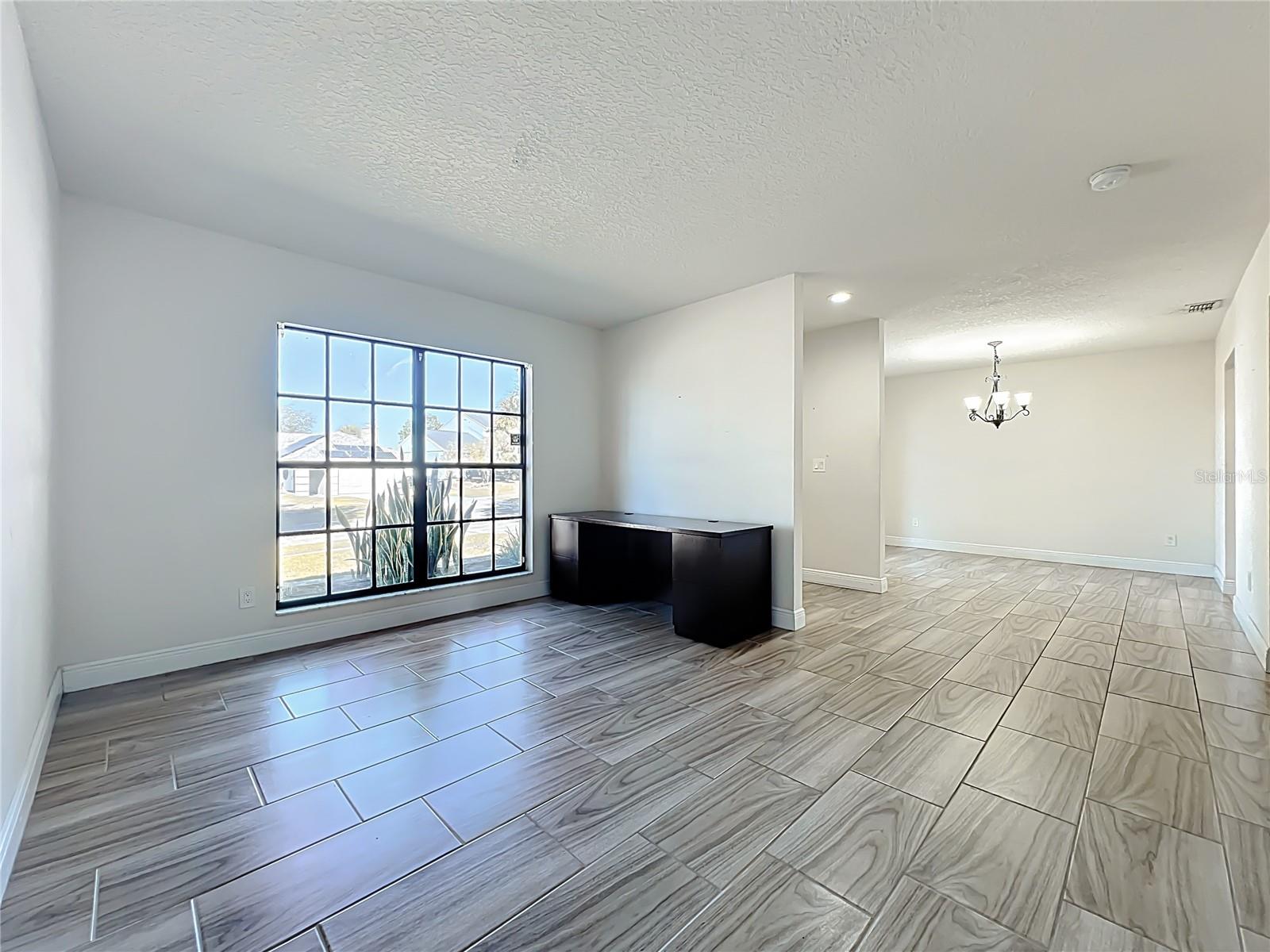 Image 5 of 38 For 2823 Saint Clair Court