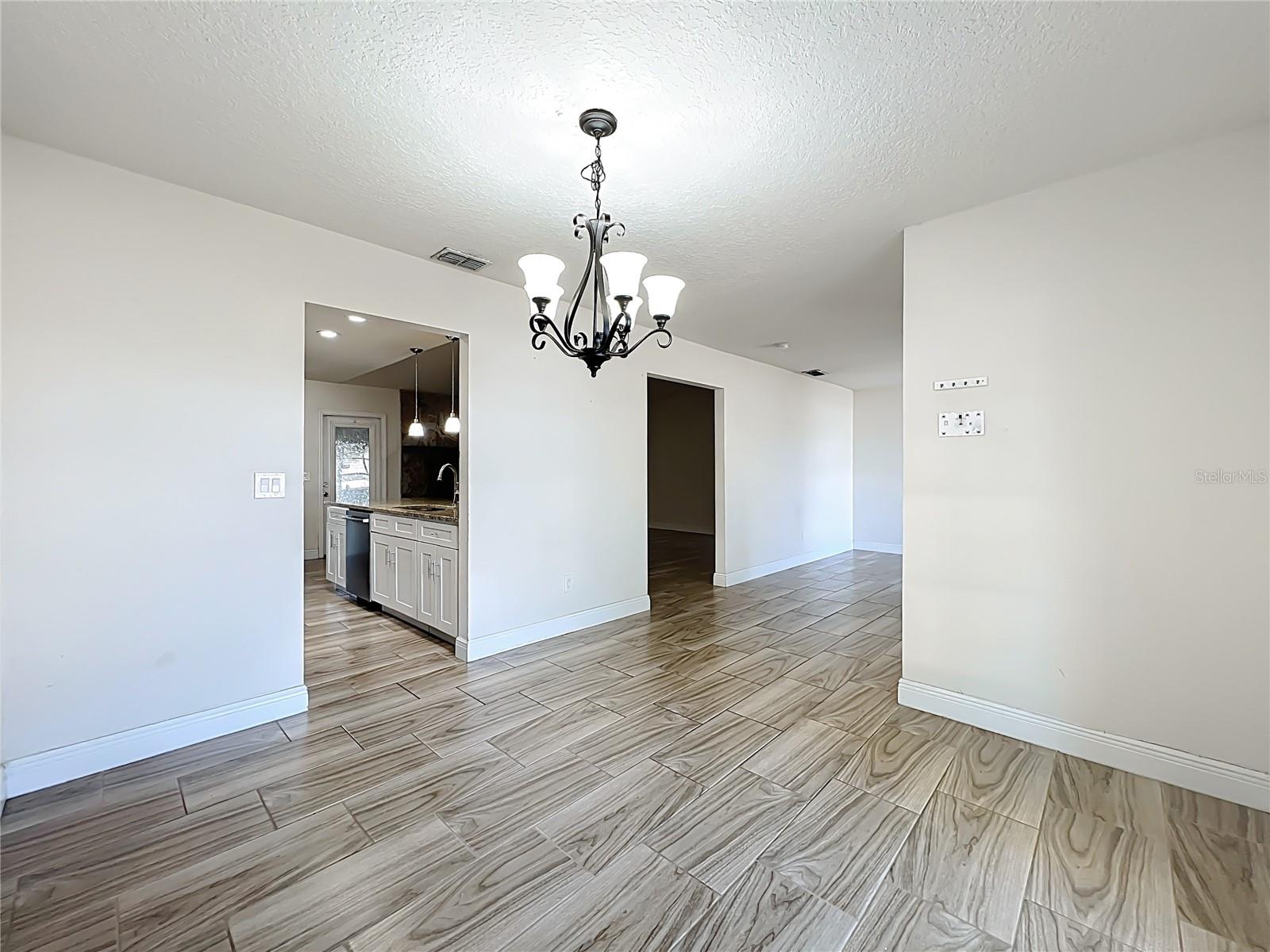 Image 8 of 38 For 2823 Saint Clair Court