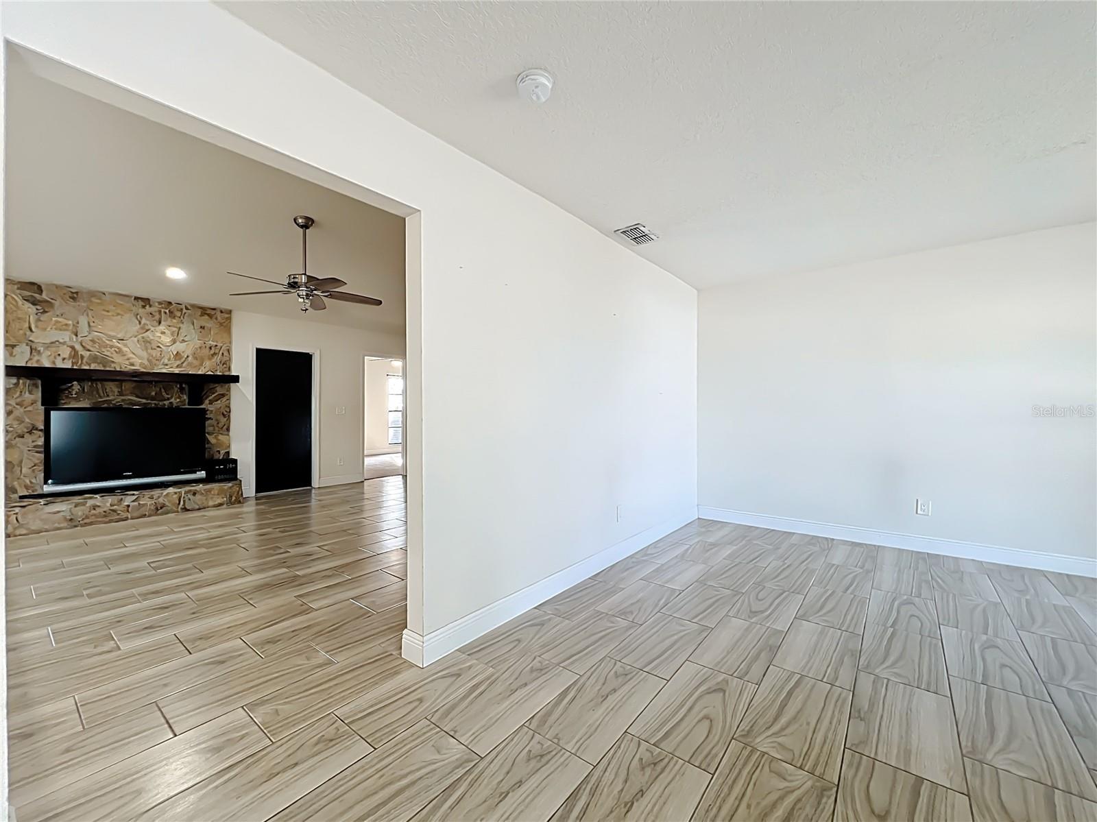 Image 9 of 38 For 2823 Saint Clair Court