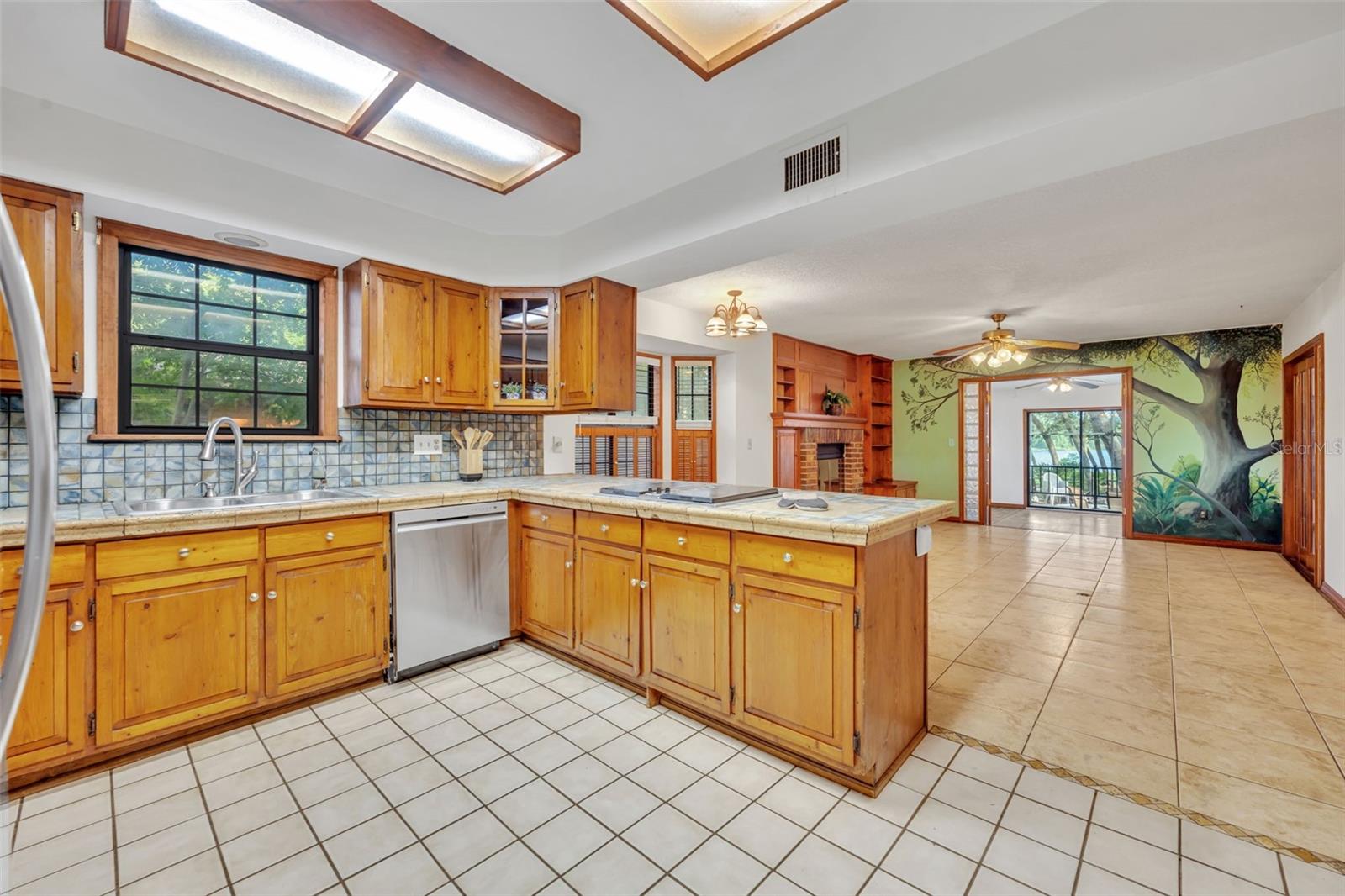 Image 19 of 77 For 5833 Maggiore Trail