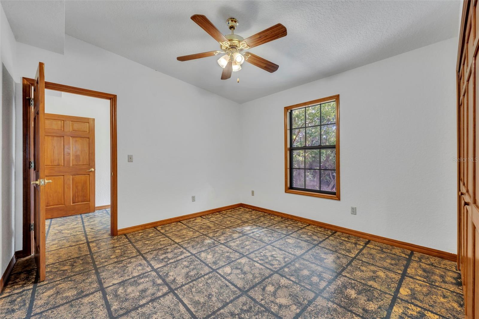 Image 38 of 77 For 5833 Maggiore Trail