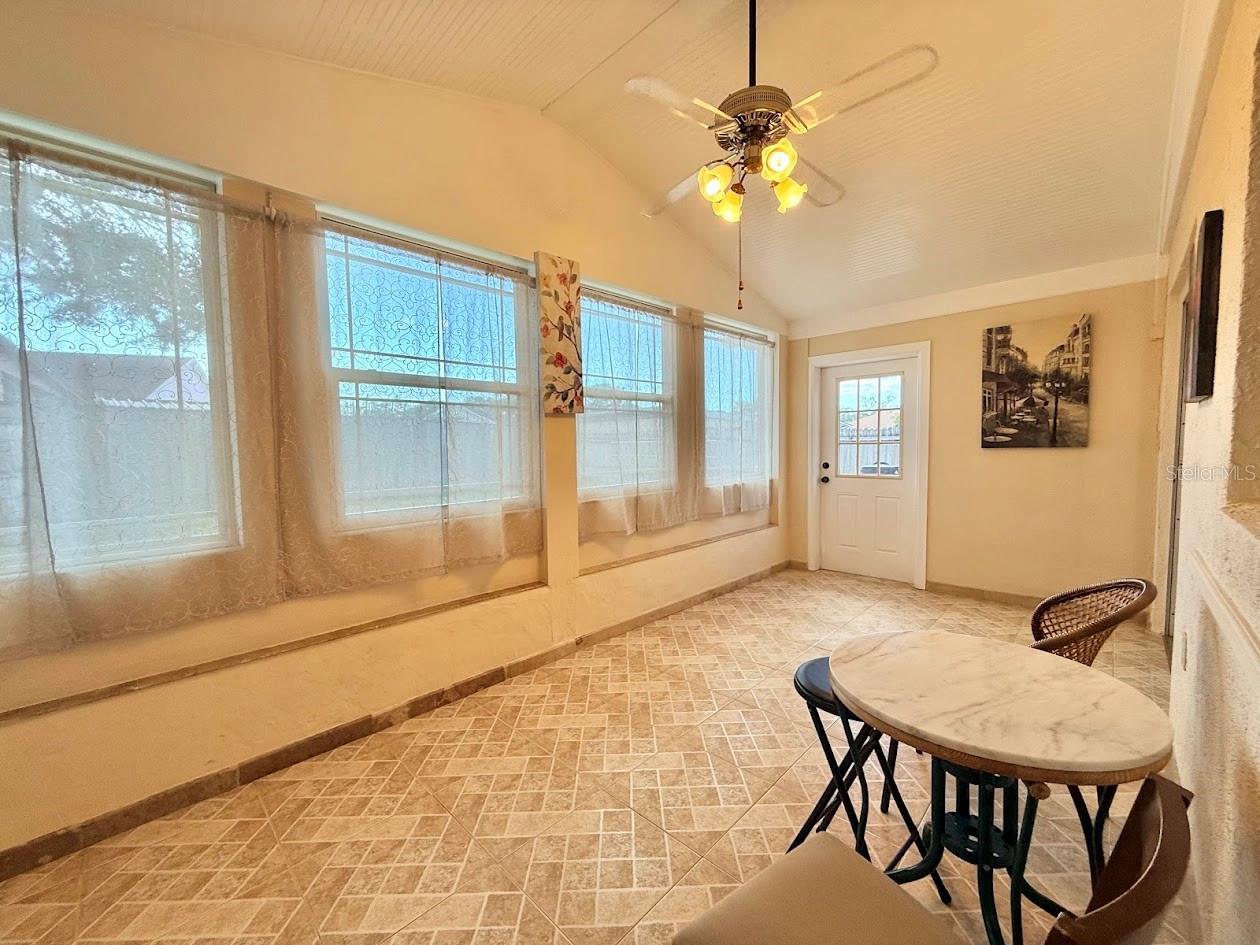 Image 18 of 24 For 1933 Olivia Circle