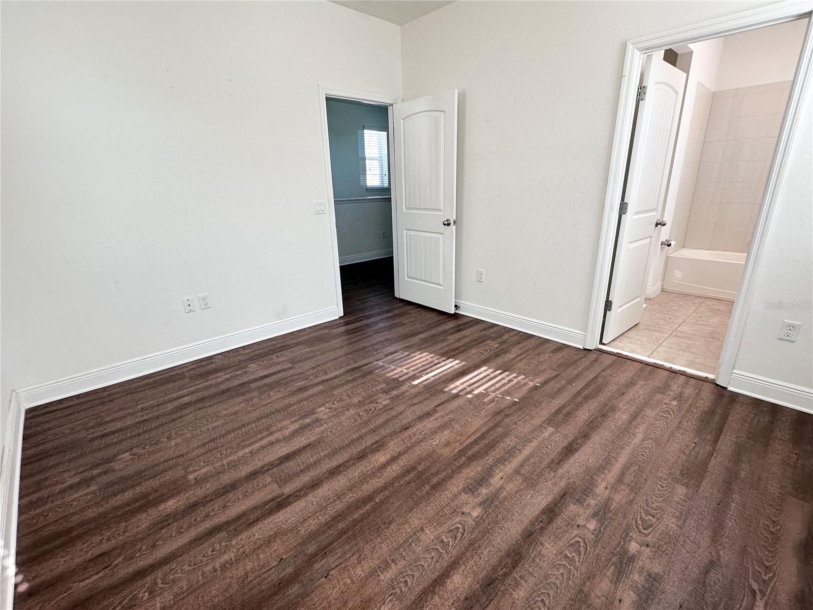 Image 6 of 12 For 8347 Lookout Pointe Drive