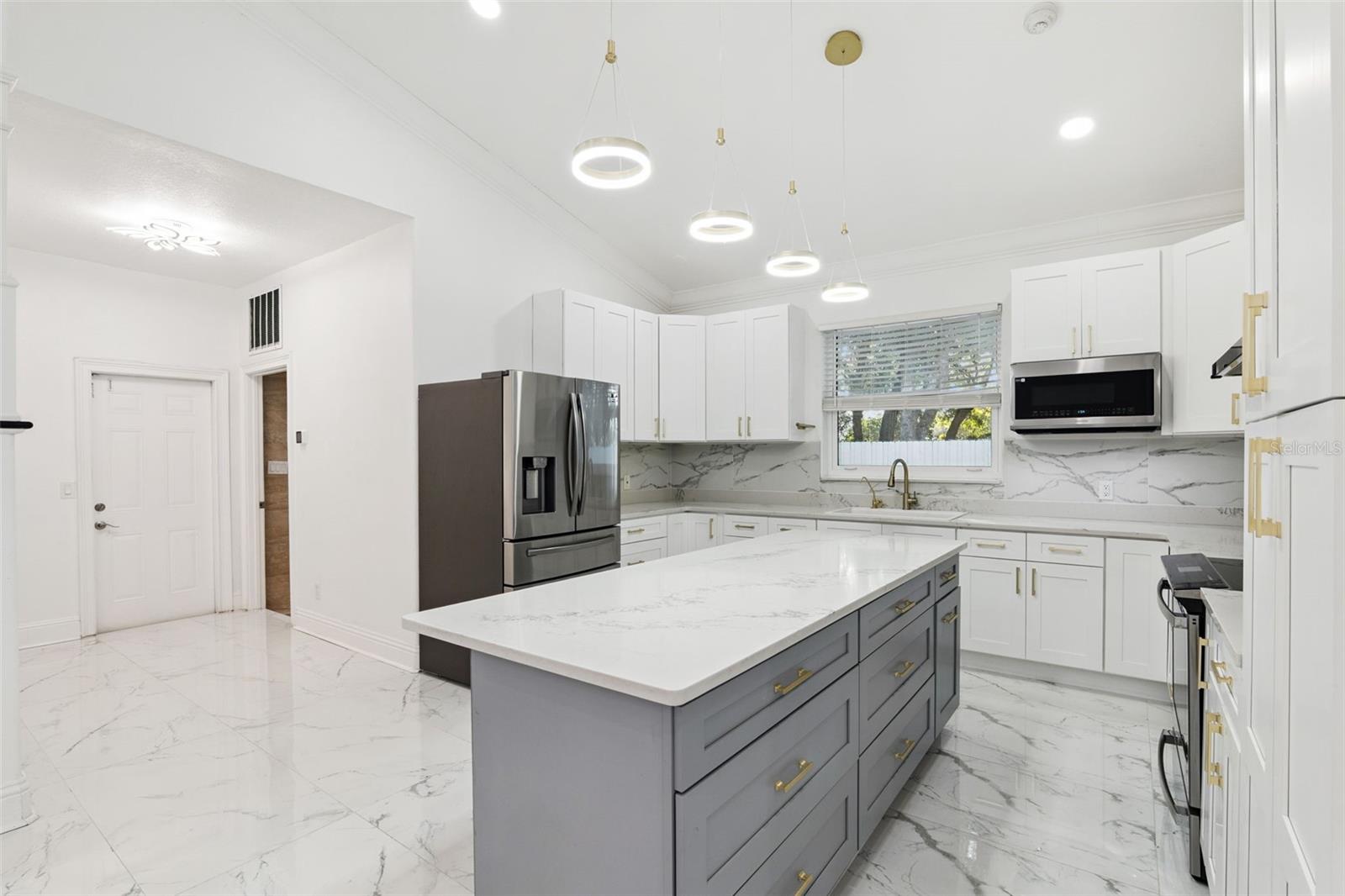 Image 12 of 36 For 20 Rewis Street