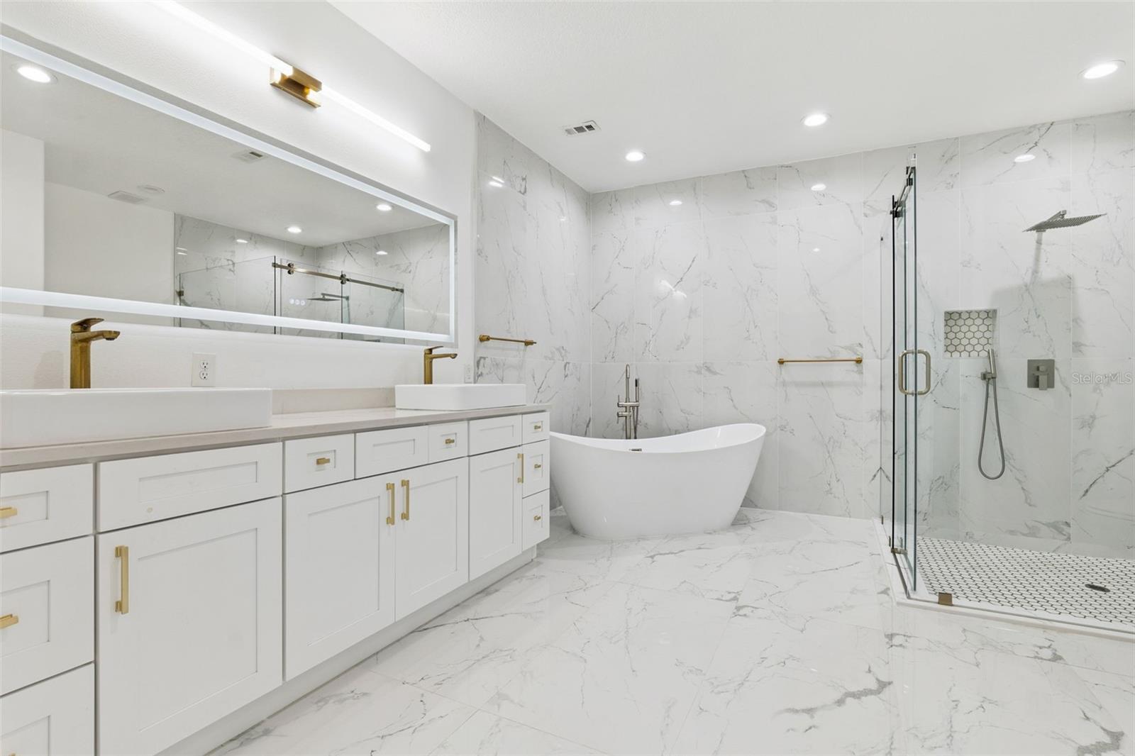 Image 19 of 36 For 20 Rewis Street