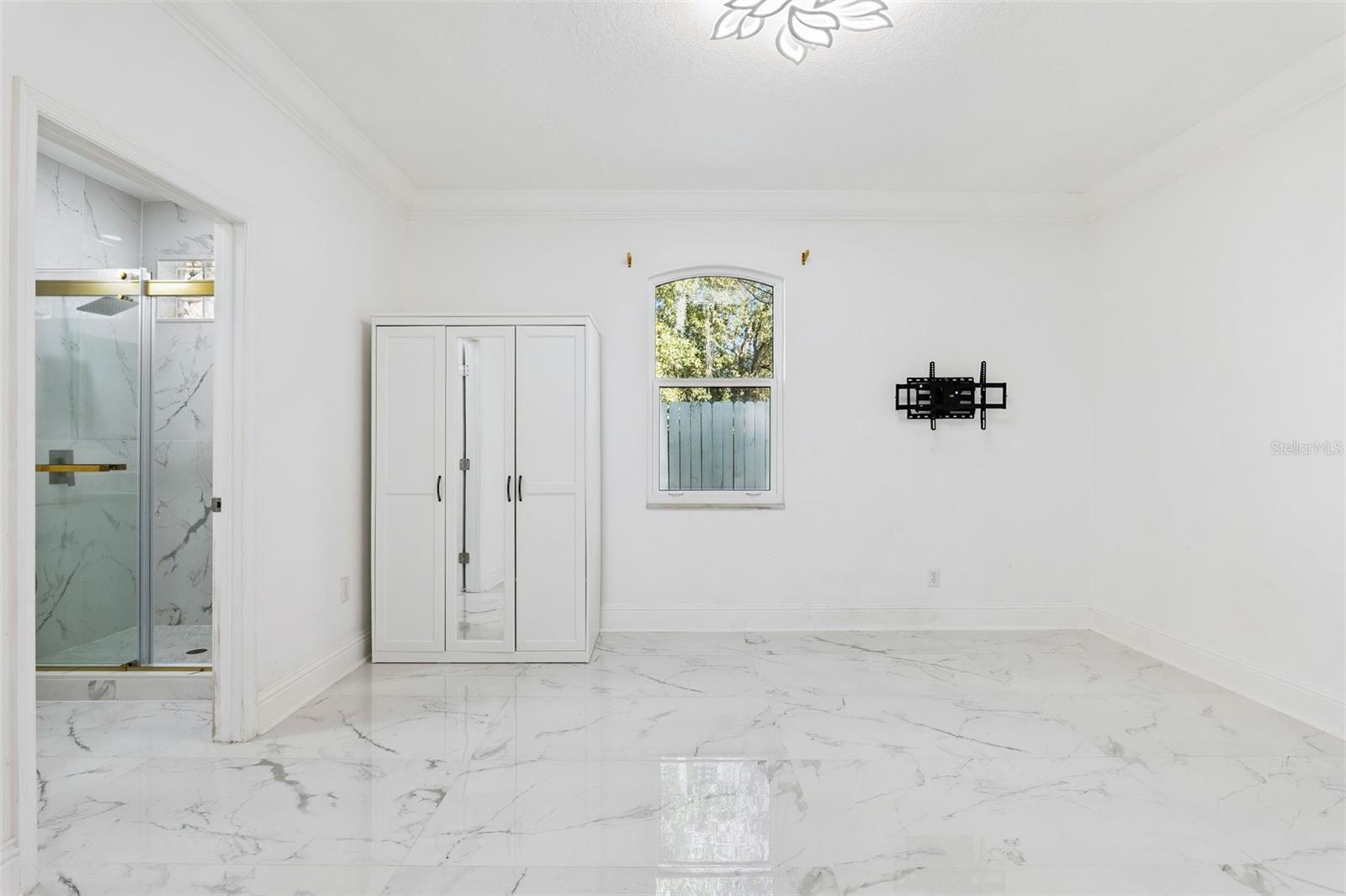 Image 22 of 36 For 20 Rewis Street