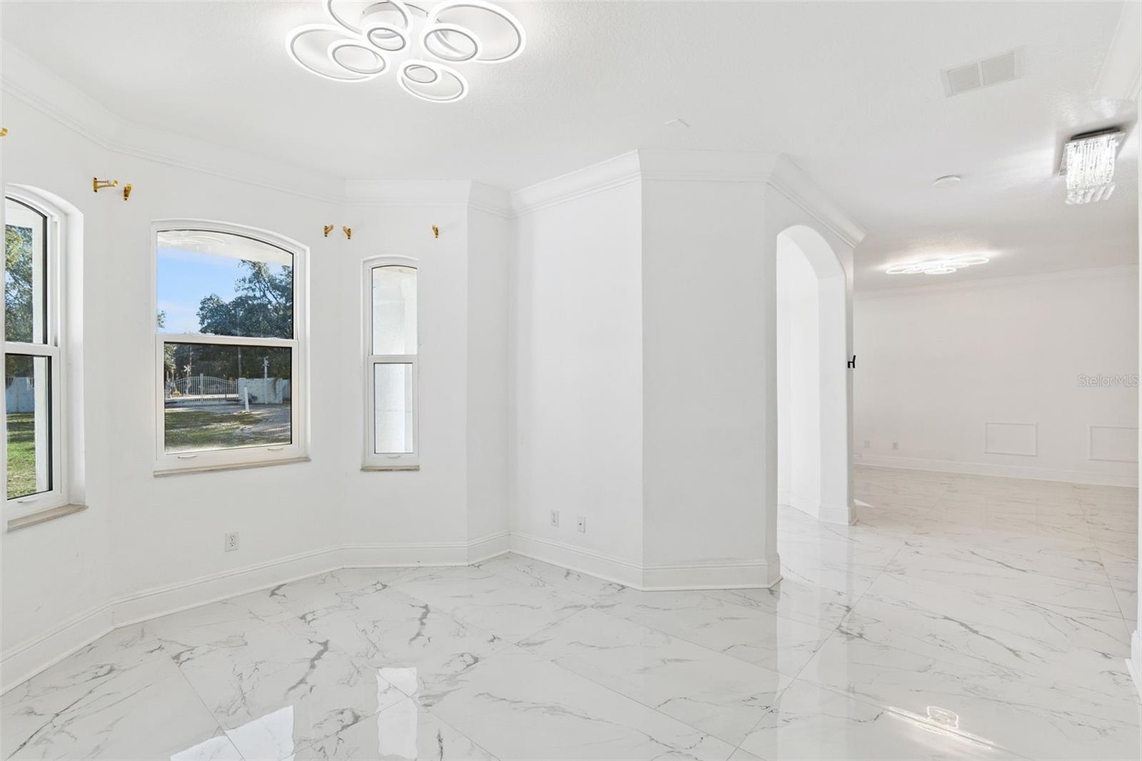 Image 5 of 36 For 20 Rewis Street