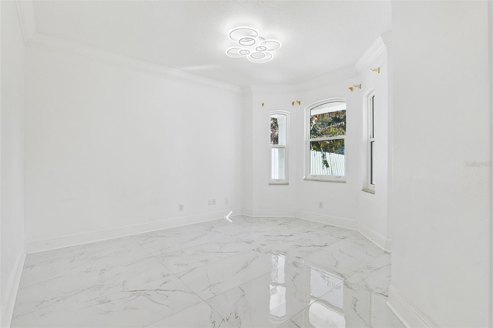 Image 7 of 36 For 20 Rewis Street