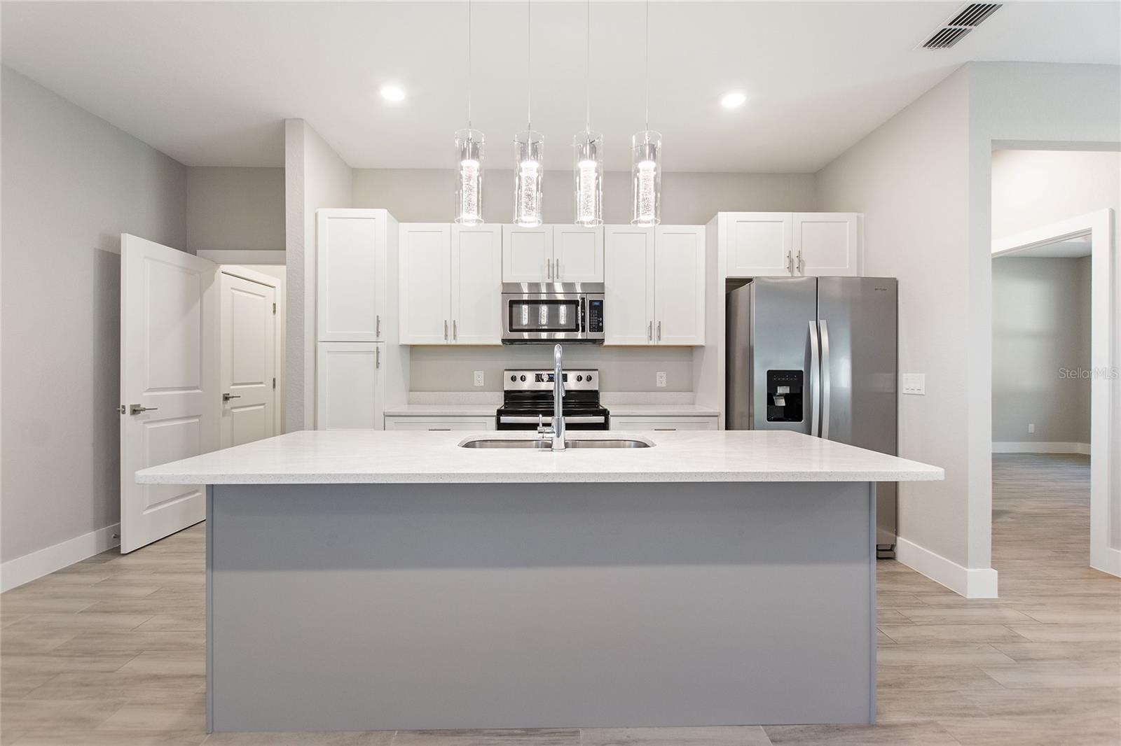 Image 14 of 33 For 337 Hibiscus Drive