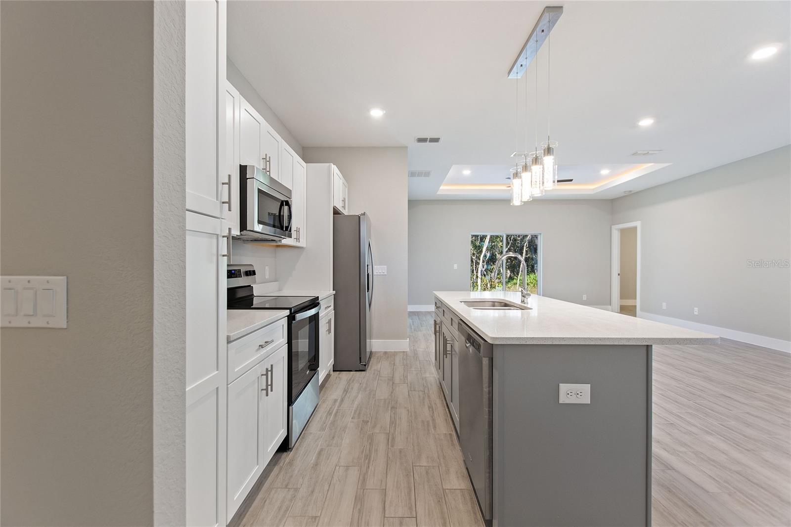 Image 16 of 33 For 337 Hibiscus Drive