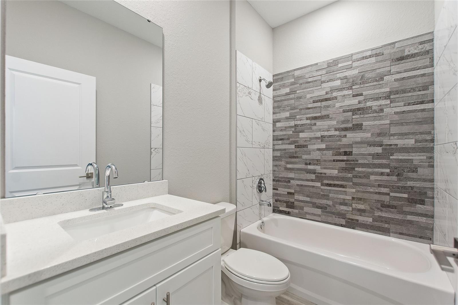 Image 19 of 33 For 337 Hibiscus Drive