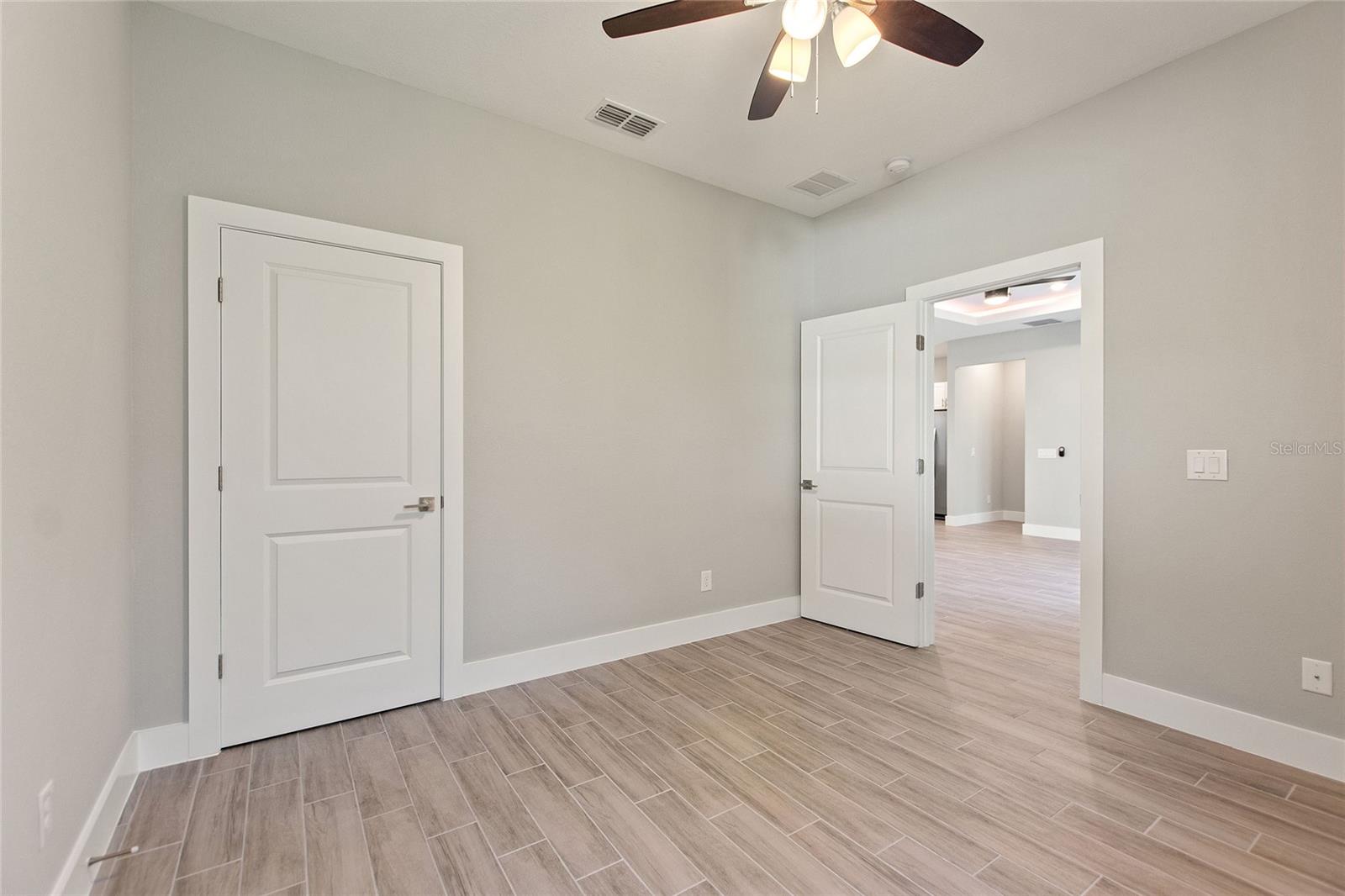 Image 22 of 33 For 337 Hibiscus Drive