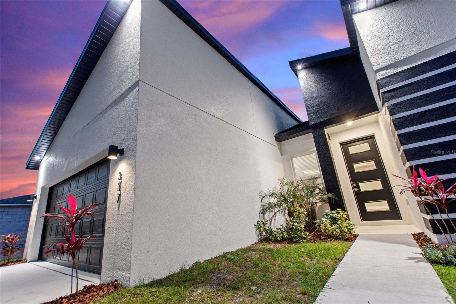 Image 8 of 33 For 337 Hibiscus Drive