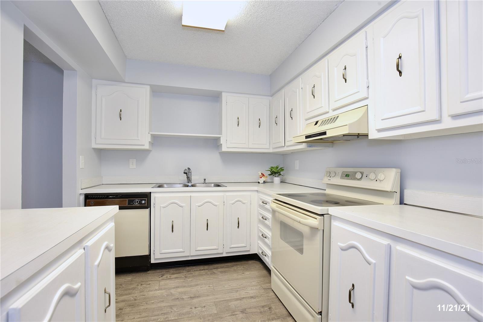 Image 10 of 19 For 516 Orange Drive 32