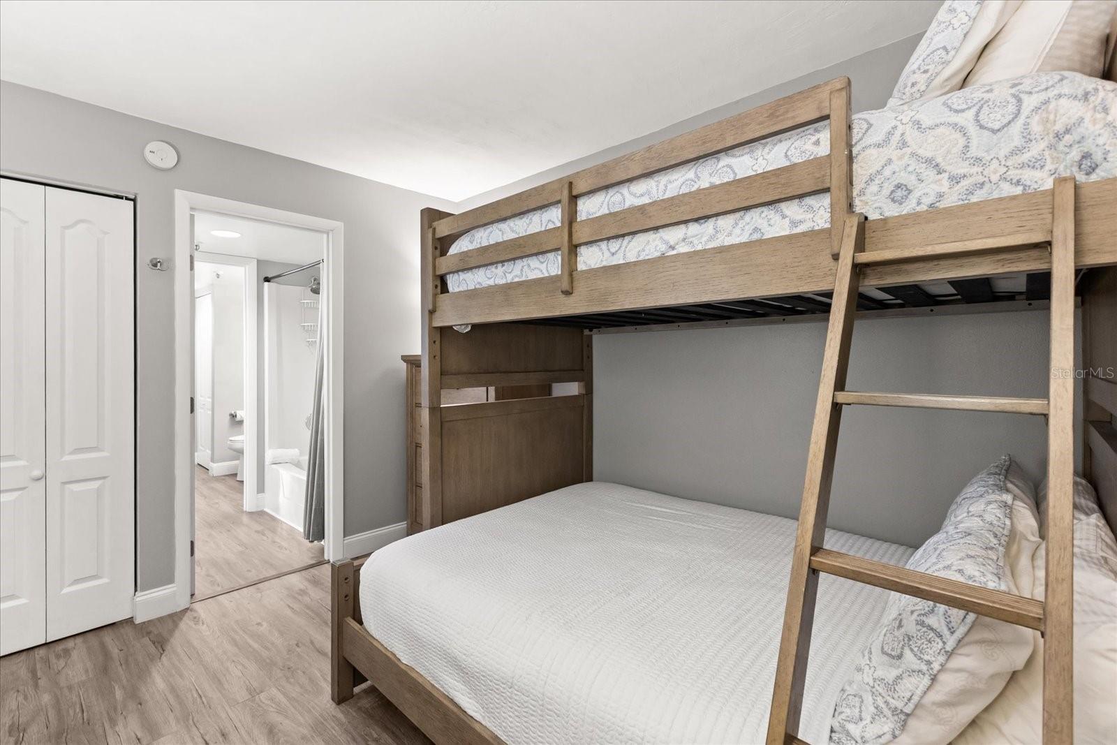 Image 13 of 24 For 421 S. Atlantic Ave  706