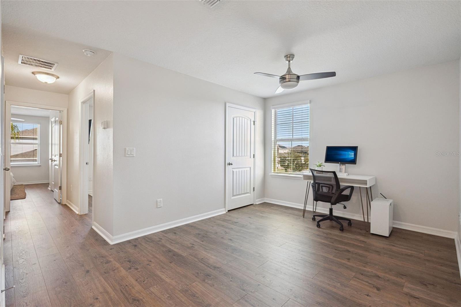 Image 32 of 93 For 16156 Arbor Crest Alley