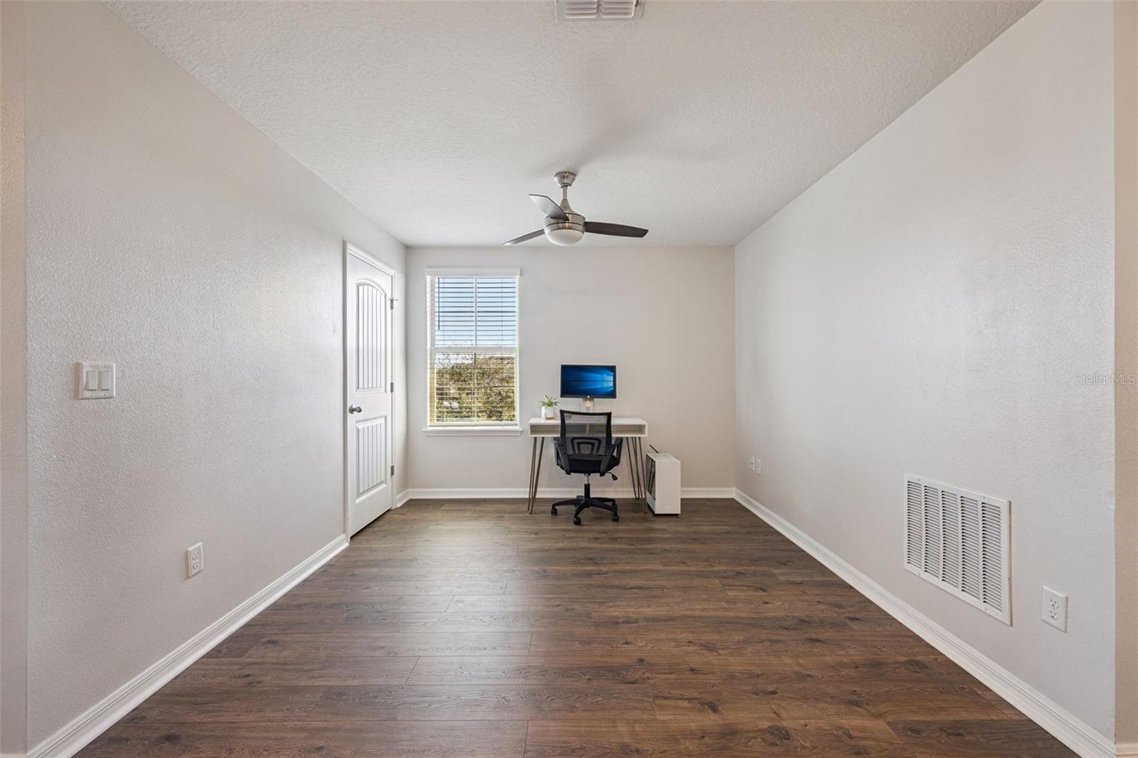 Image 33 of 93 For 16156 Arbor Crest Alley