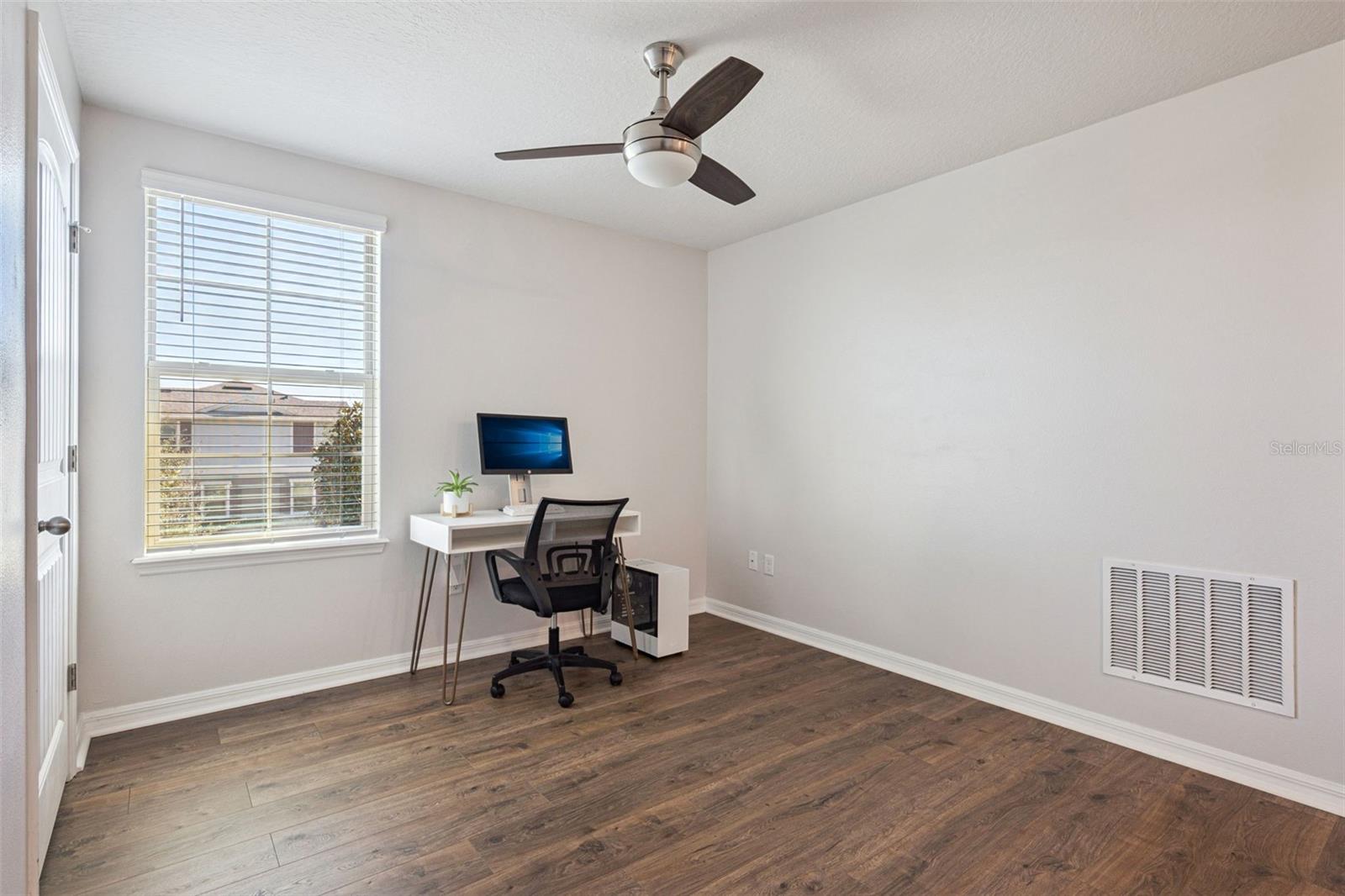 Image 34 of 93 For 16156 Arbor Crest Alley