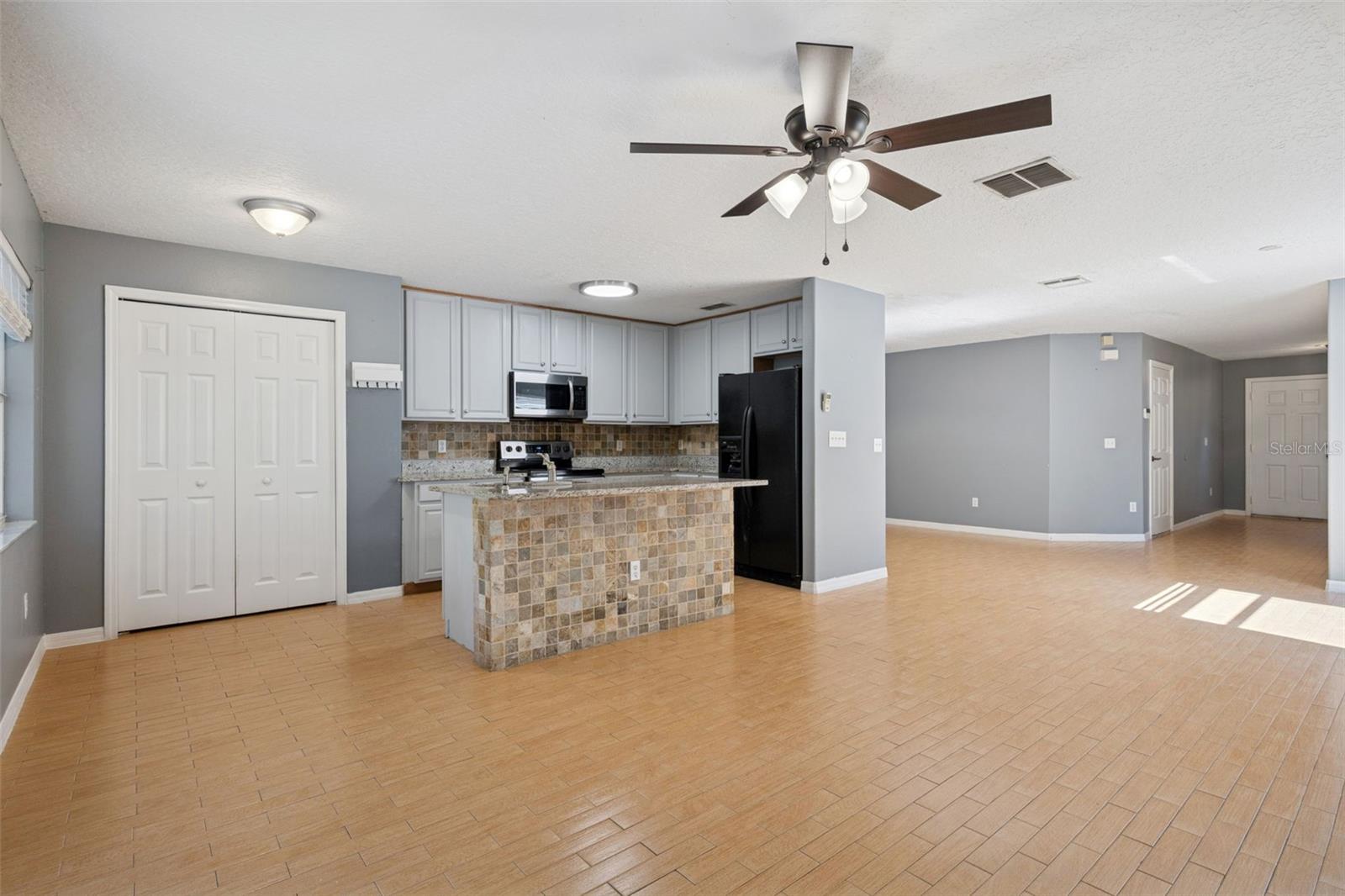 Image 13 of 31 For 2825 Cliffe Court