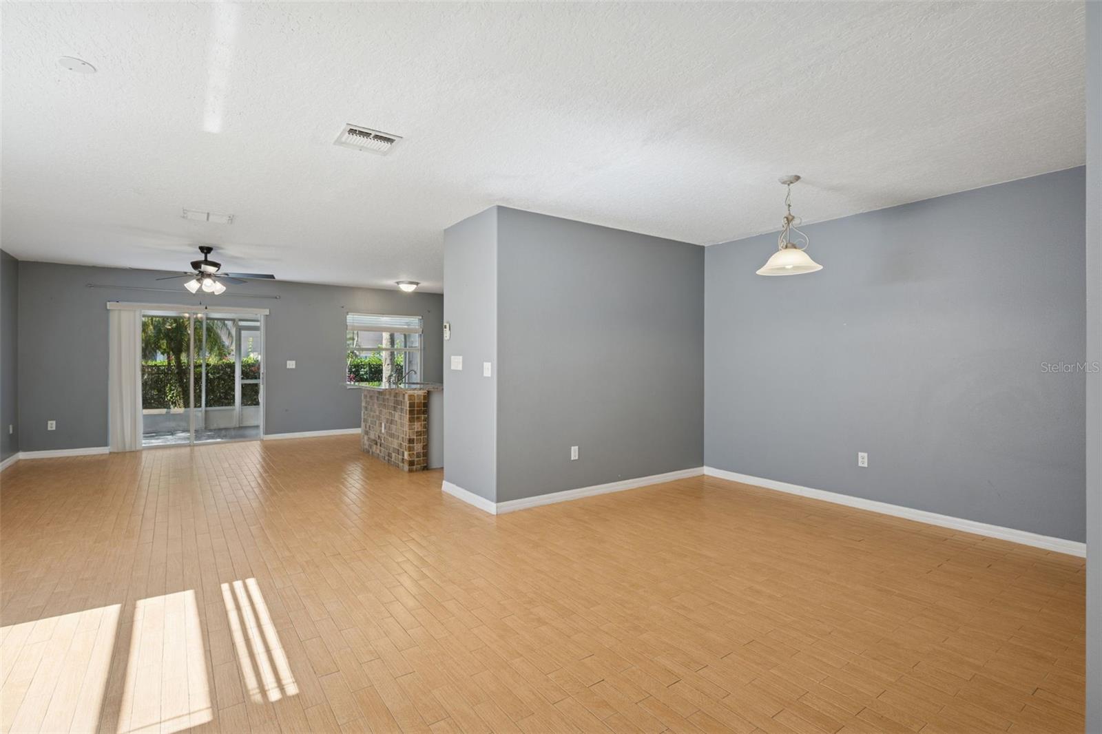 Image 7 of 31 For 2825 Cliffe Court