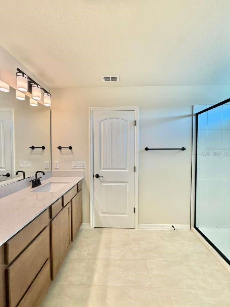 Image 27 of 42 For 233 Woodfall Lane