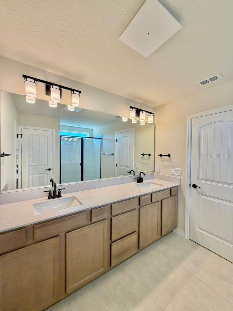 Image 32 of 42 For 233 Woodfall Lane