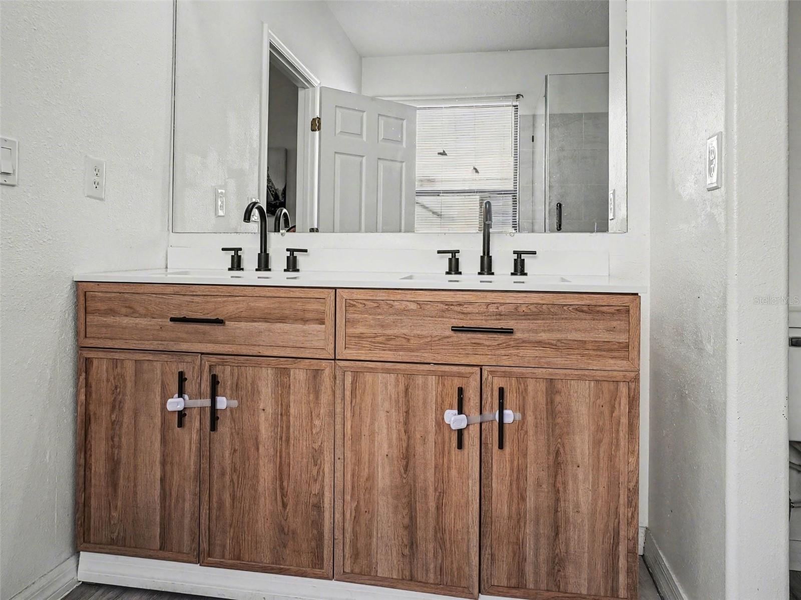 Image 16 of 38 For 4875 Sweet Cedar Circle