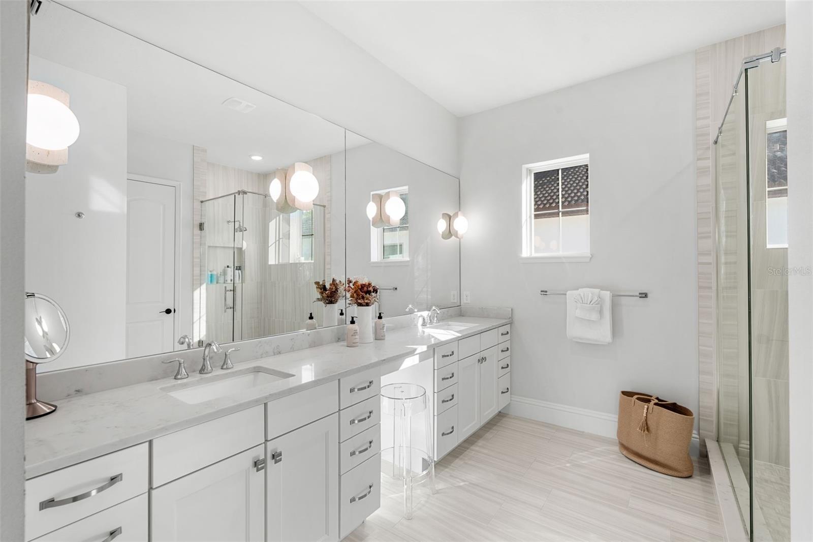 Image 20 of 31 For 1732 Ridgewood Avenue S