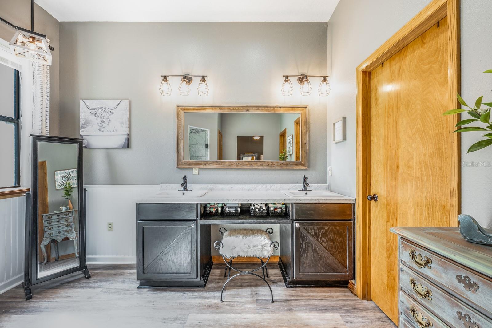 Image 17 of 46 For 36517 Thrill Hill Road