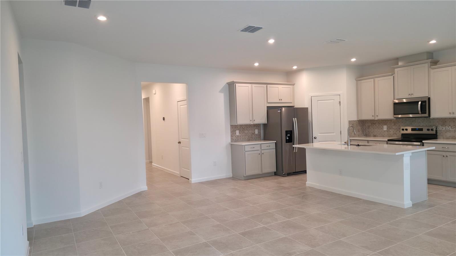 Image 6 of 17 For 460 Free Range Drive