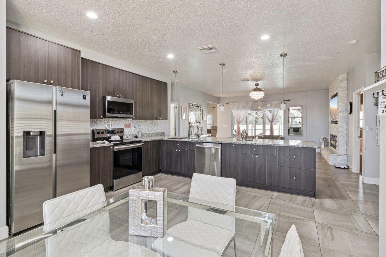 Image 8 of 32 For 377 Villa Sorrento Circle