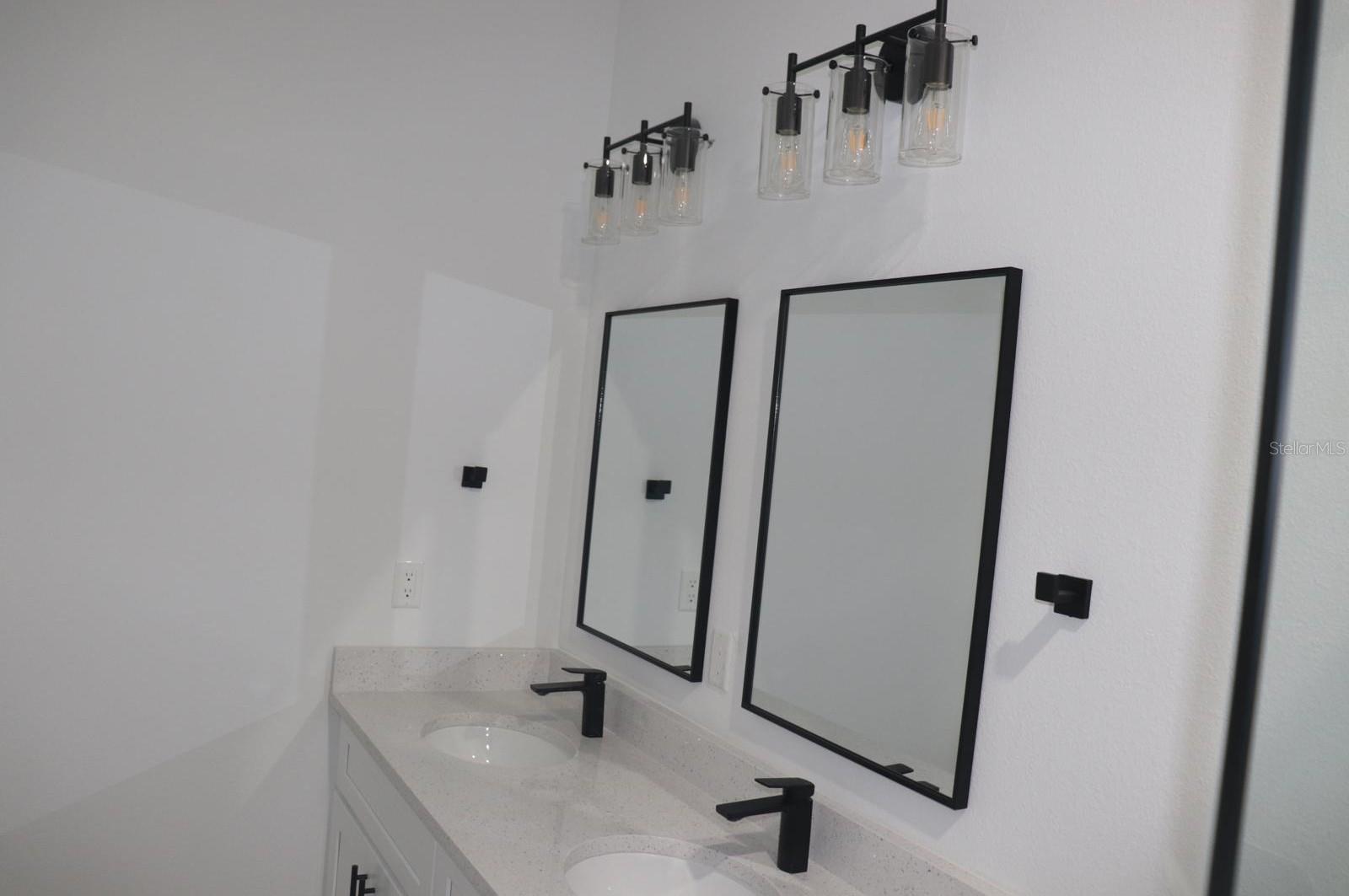 Image 19 of 23 For 3717 Malby Lane