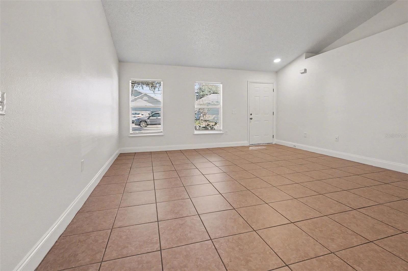 Image 3 of 16 For 715 Lobelia Drive