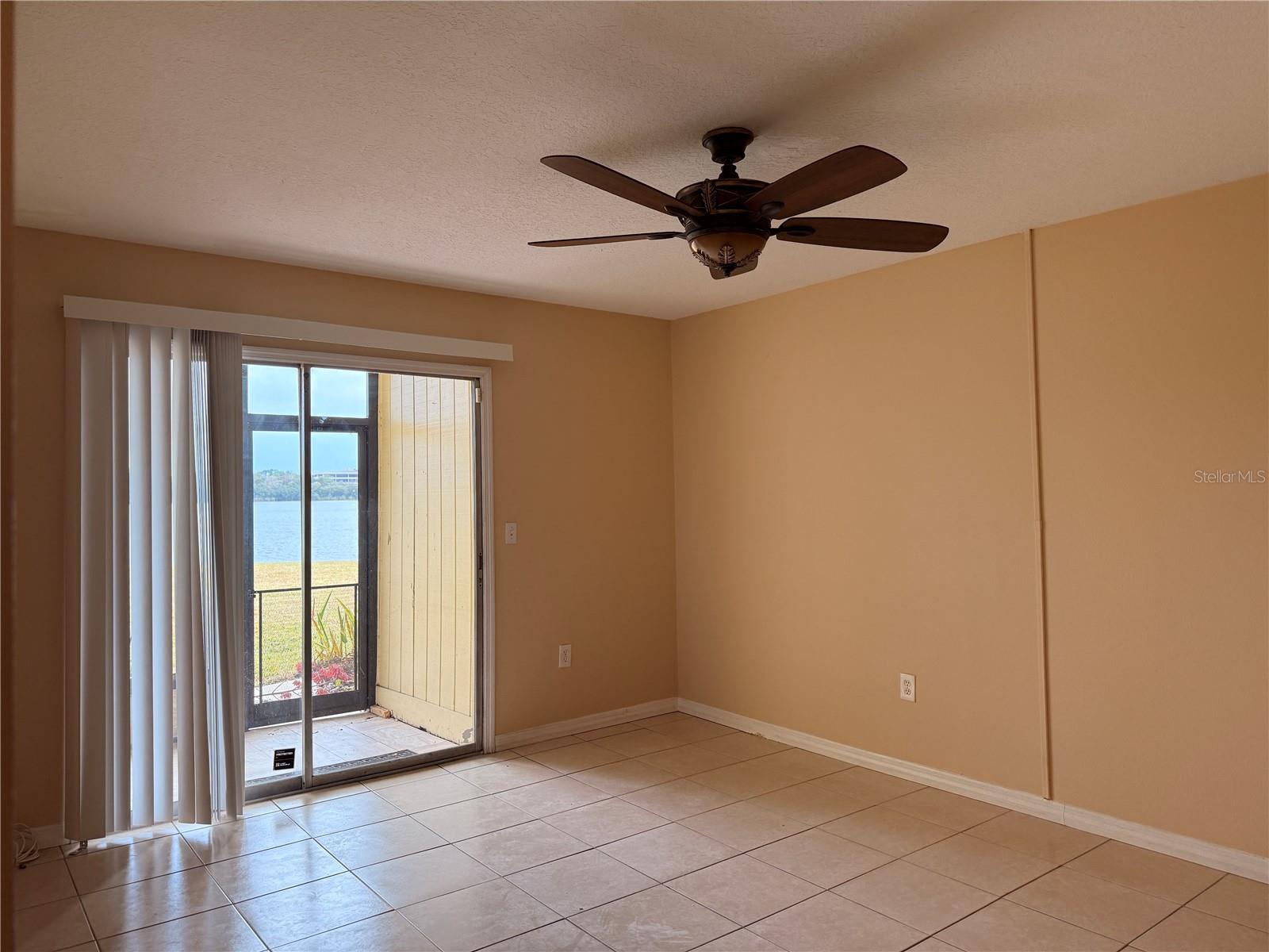 Image 10 of 25 For 934 Lake Destiny Road B