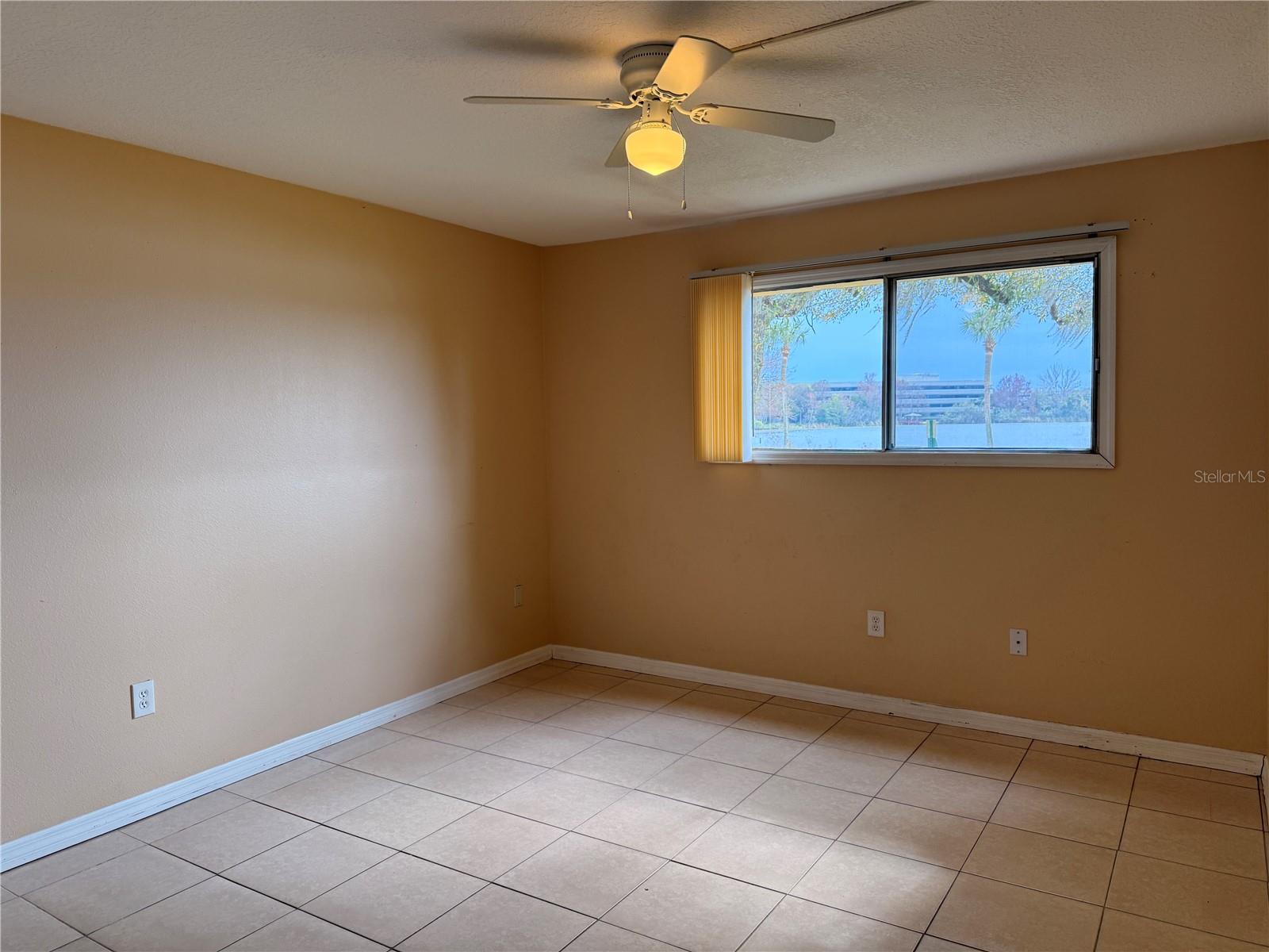 Image 14 of 25 For 934 Lake Destiny Road B