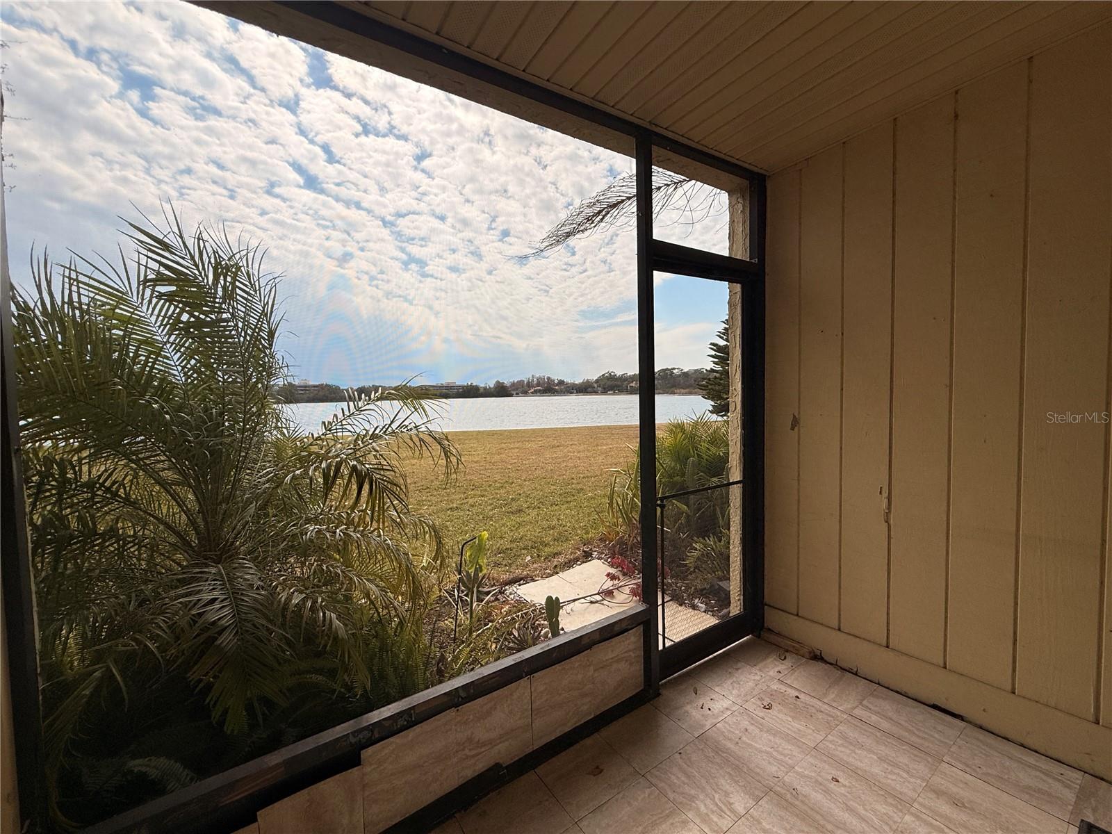 Image 18 of 25 For 934 Lake Destiny Road B