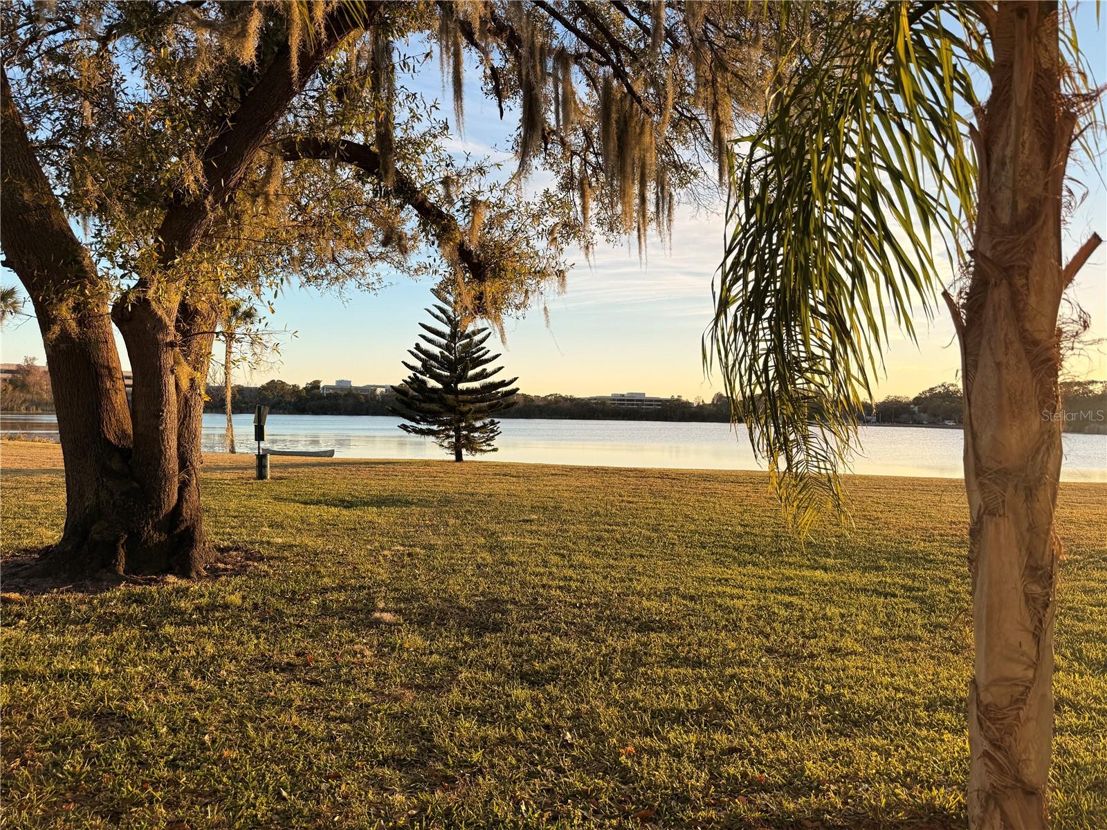 Image 19 of 25 For 934 Lake Destiny Road B