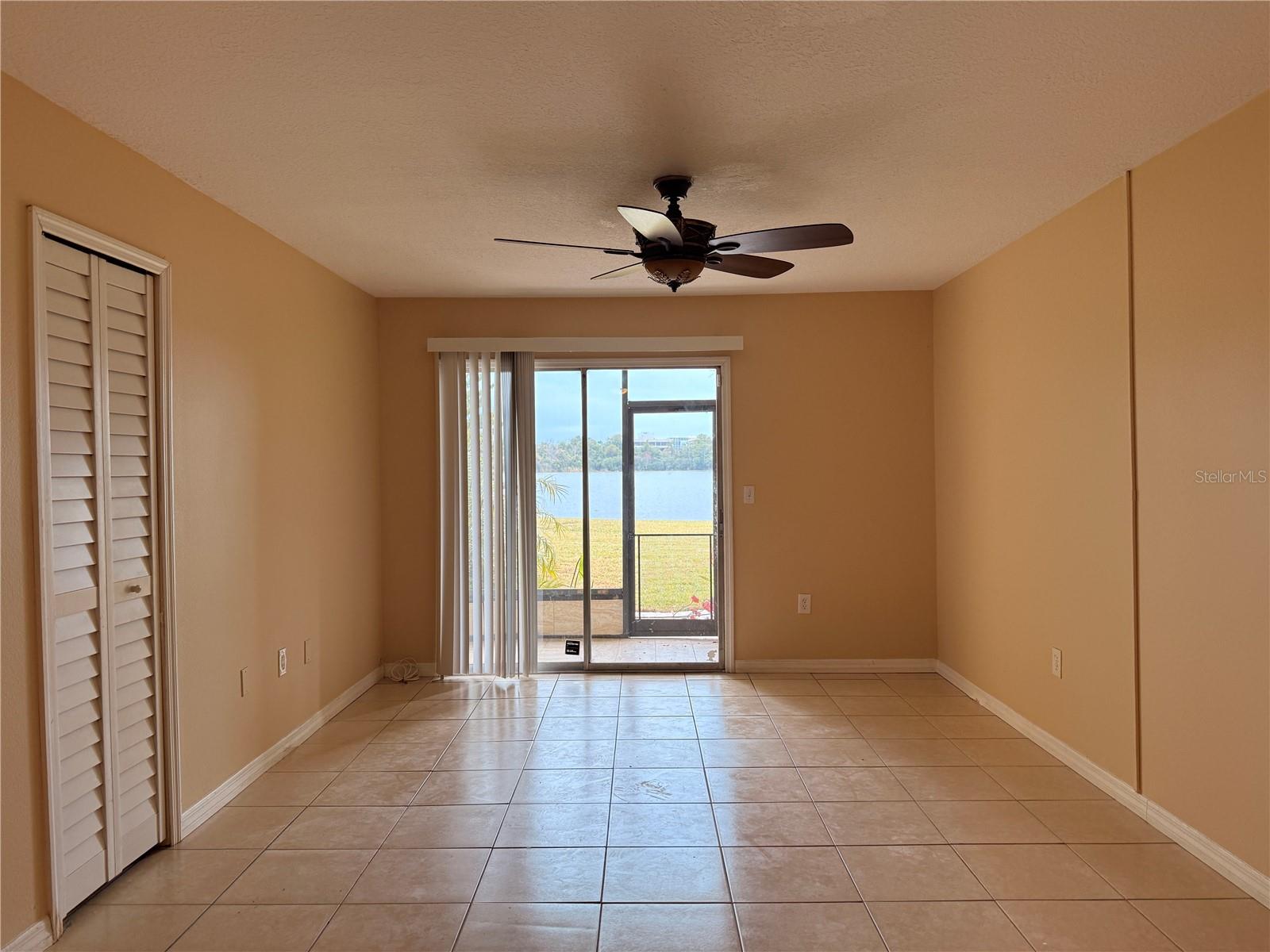 Image 8 of 25 For 934 Lake Destiny Road B