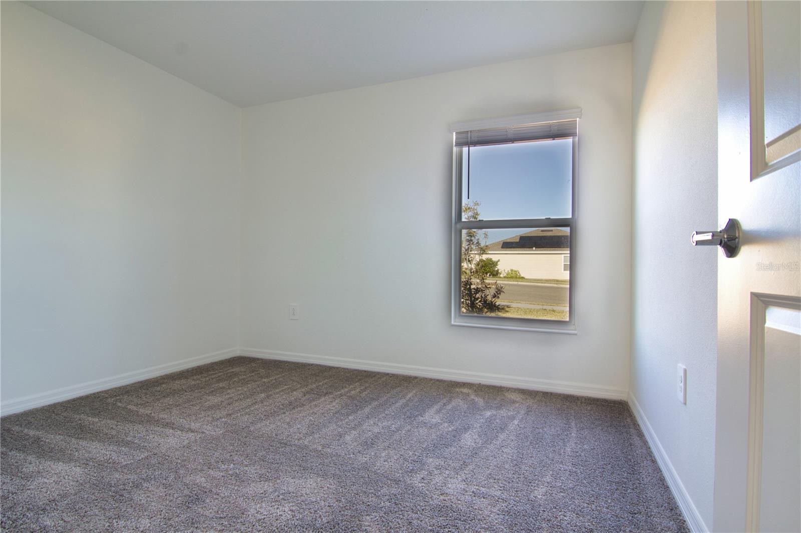 Image 11 of 19 For 317 Estates Court