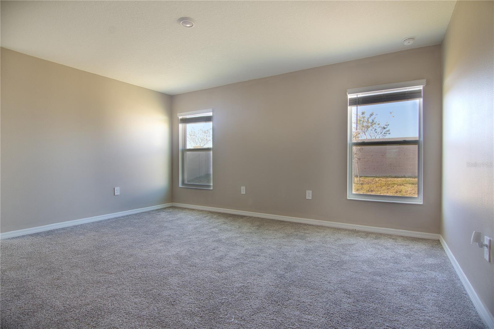 Image 14 of 19 For 317 Estates Court