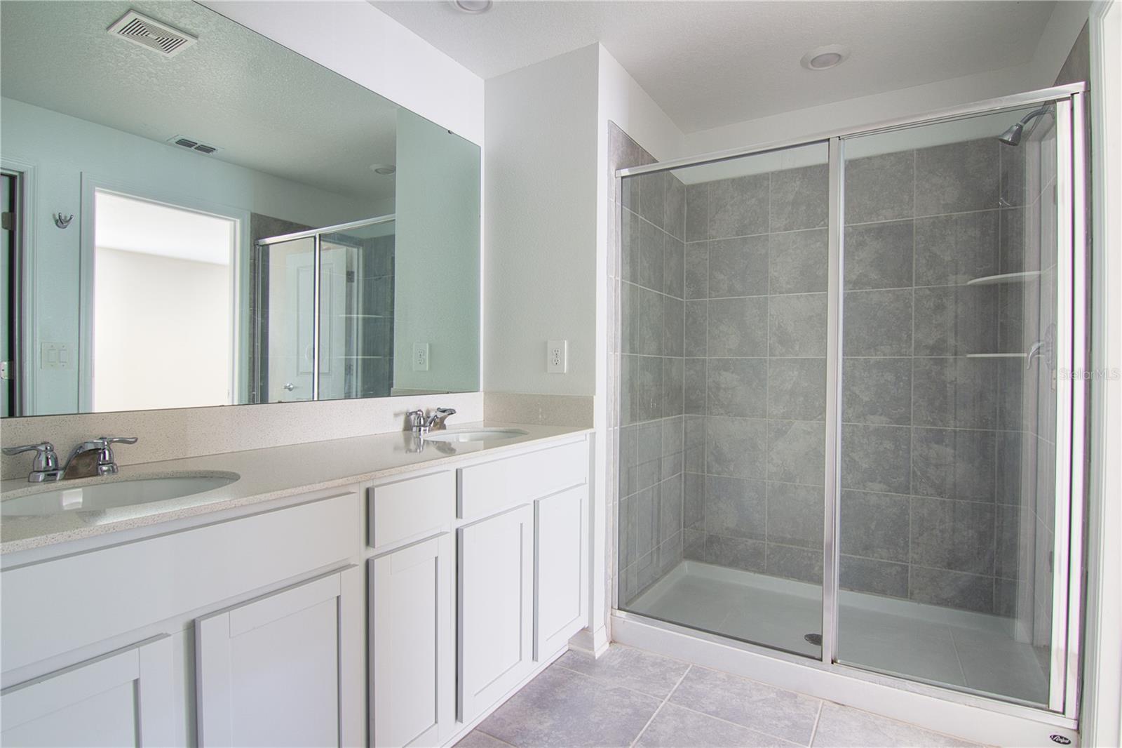 Image 15 of 19 For 317 Estates Court