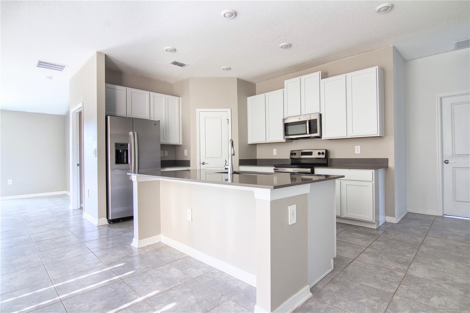 Image 6 of 19 For 317 Estates Court