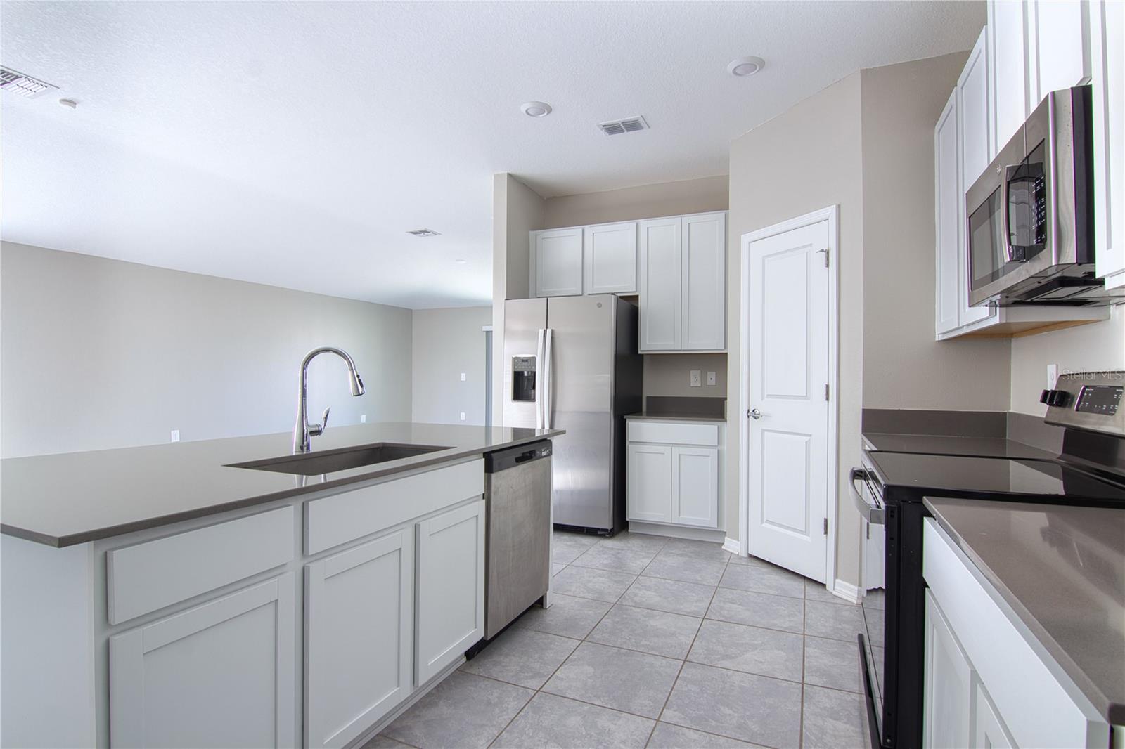 Image 7 of 19 For 317 Estates Court